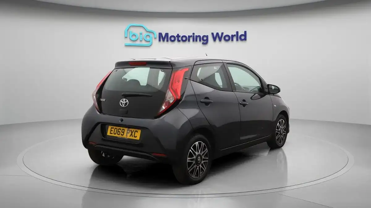 2019-toyota-aygo-10-vvt-i-x-play-tss-x-shift-big-7