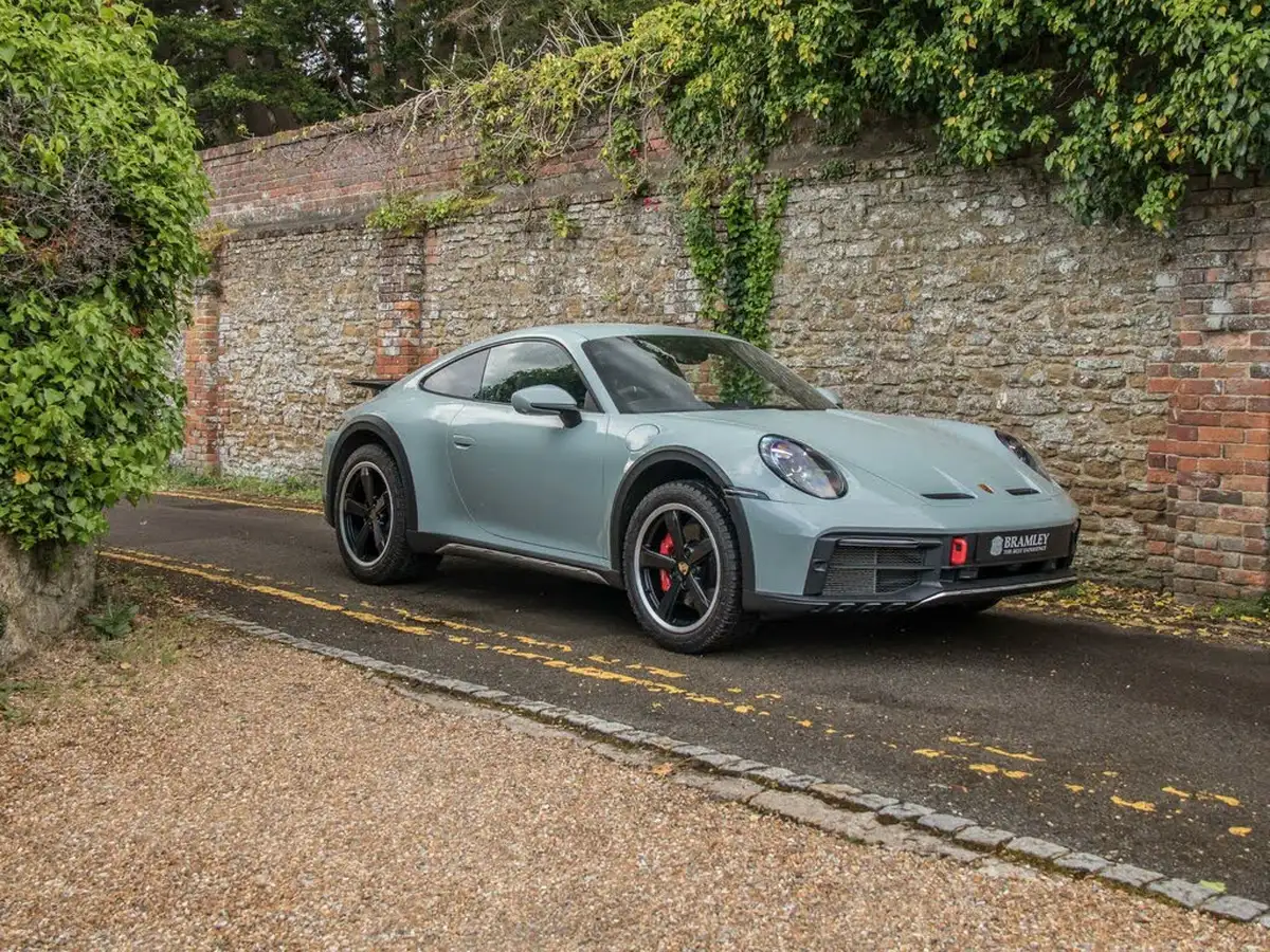2023-porsche-911-30-dakar-big-10