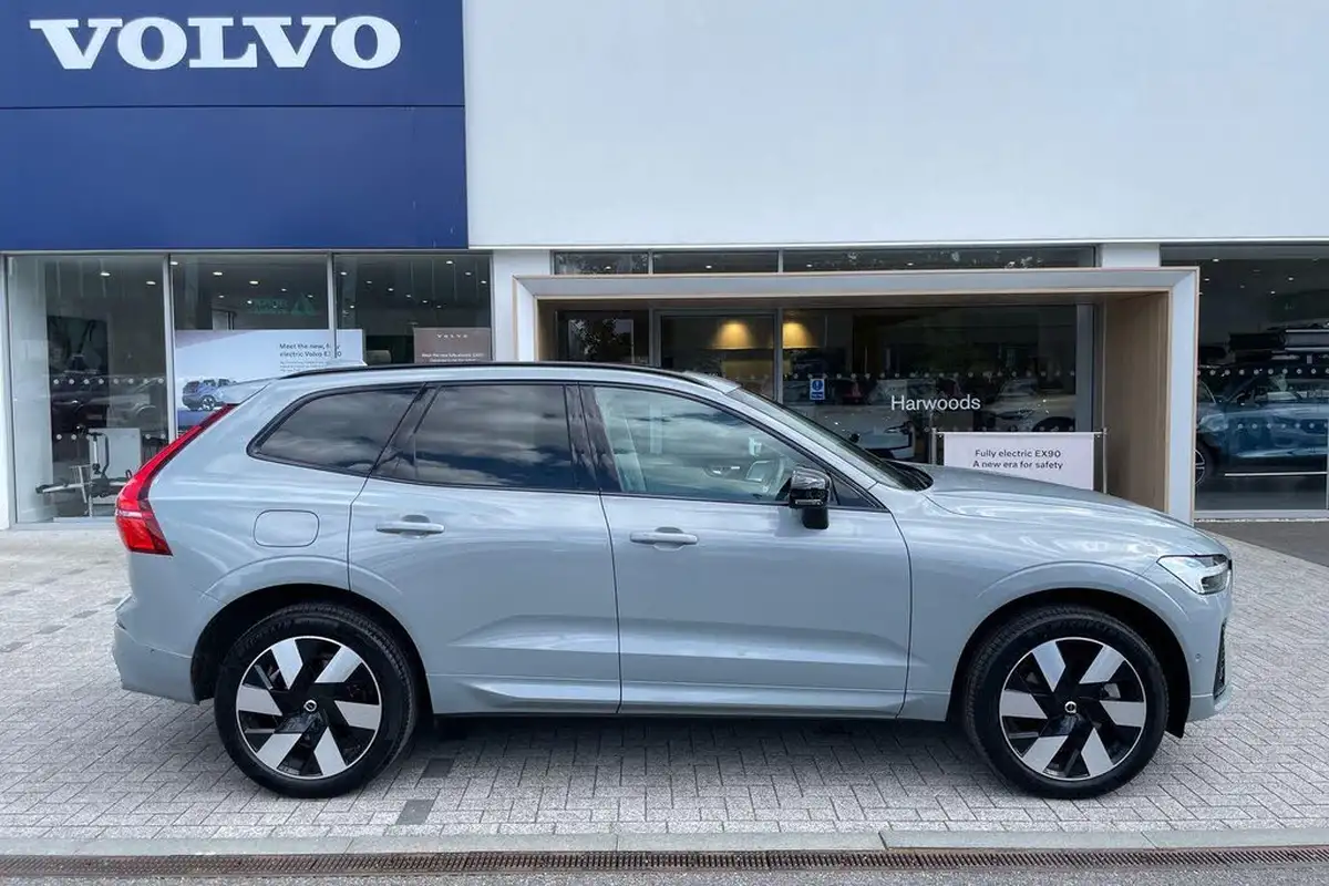 2024-volvo-xc60-20-t8-r-design-pro-big-1