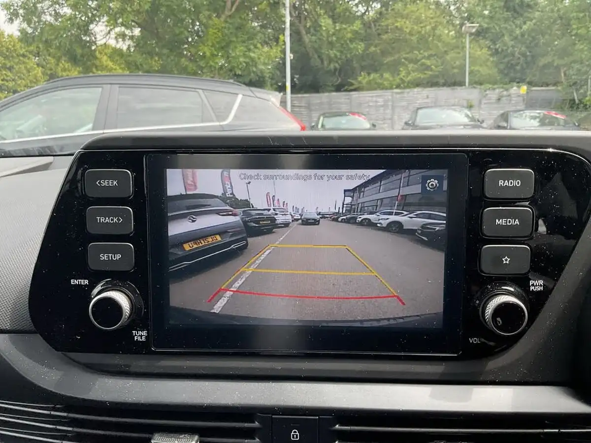 2024-hyundai-bayon-10-t-gdi-se-connect-dct-big-23