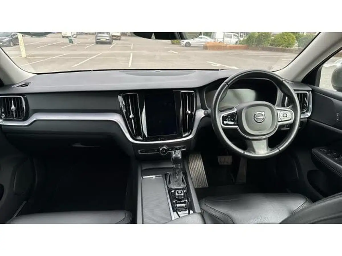 2019-volvo-v60-20td-d4-cross-country-big-19