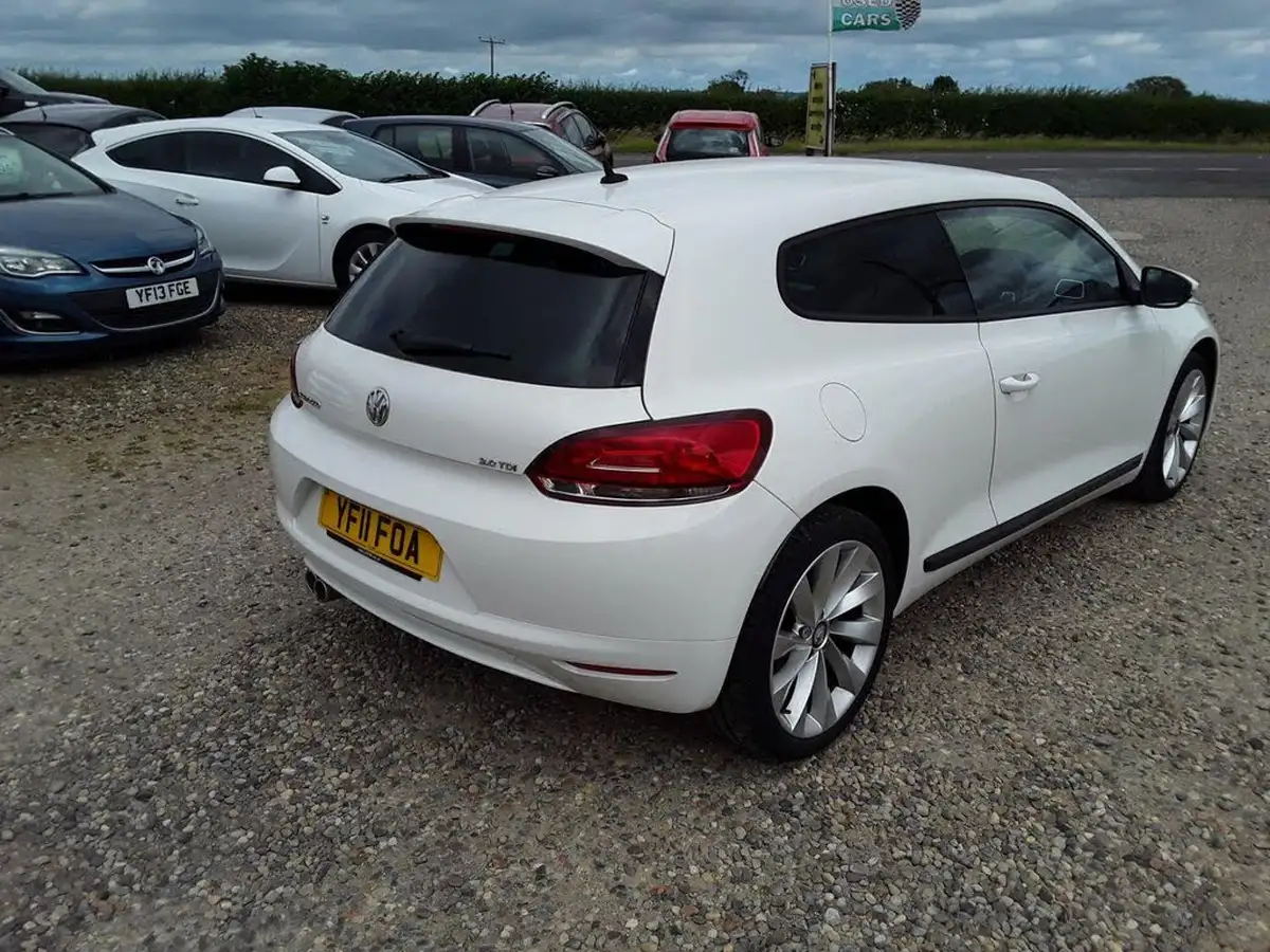 2011-volkswagen-scirocco-20td-gt-170ps-cr-dsg-big-6