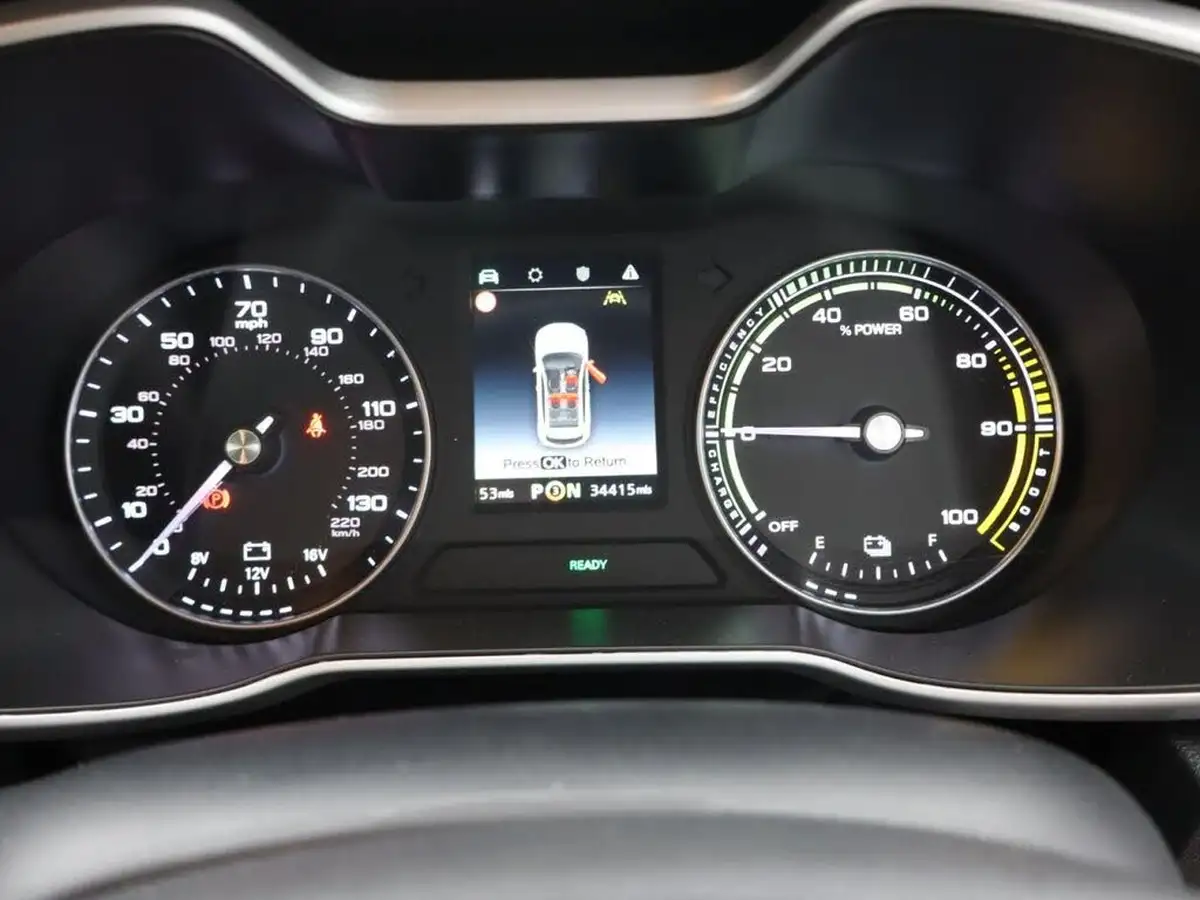 2020-mg-zs-suv-e-exclusive-ev-big-13