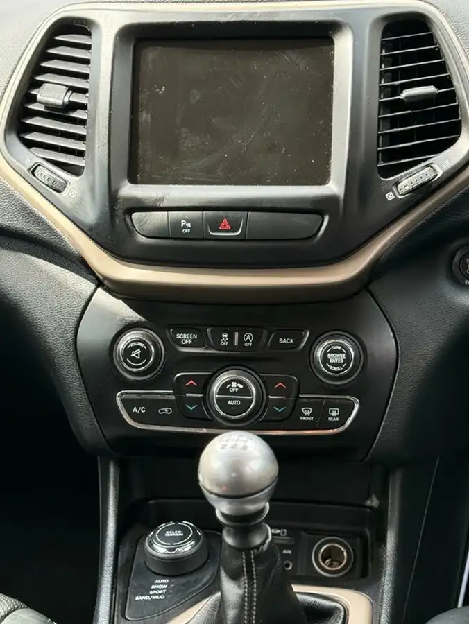 2015-jeep-cherokee-20multijet-ii-limited-4wd-big-15