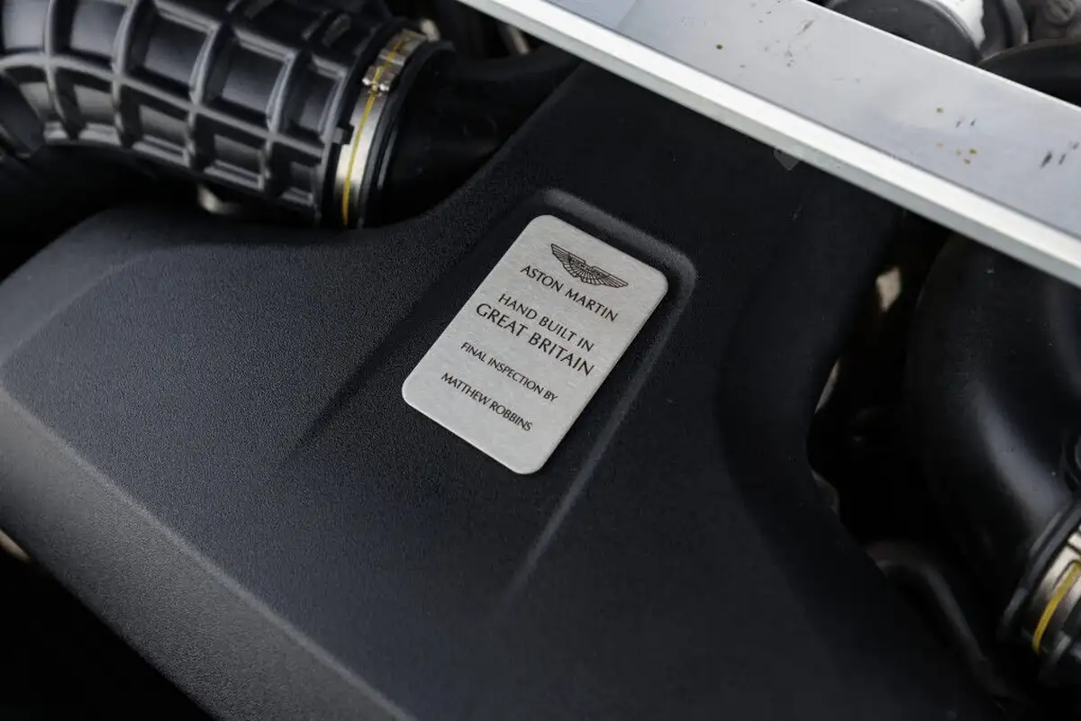 2021-aston-martin-vantage-40-v8-vantage-coupe-big-43