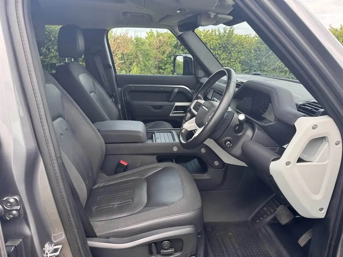 2020-land-rover-110-defender-20-d240-se-110-big-6