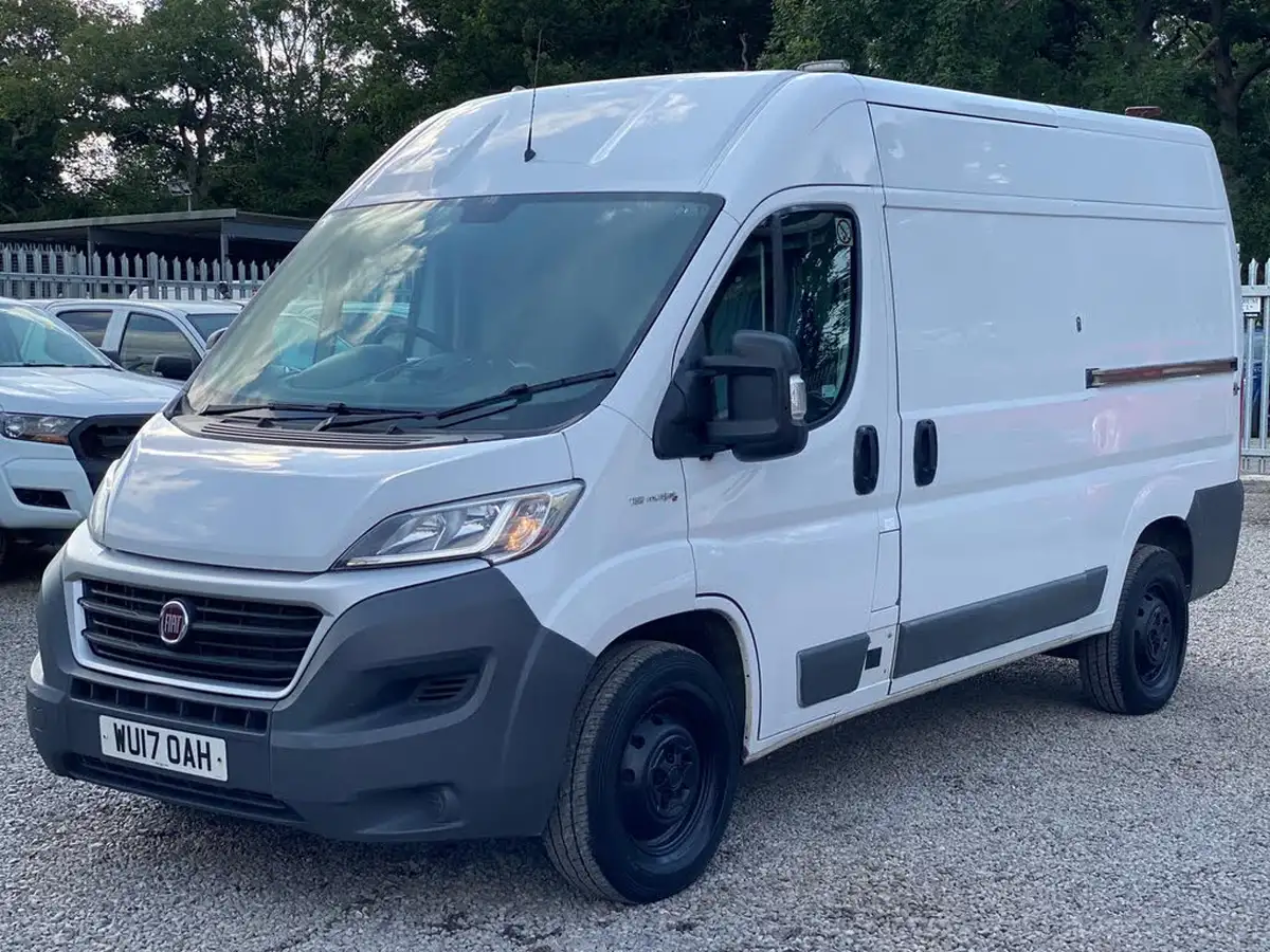 2017-fiat-ducato-20td-35-lh2-panel-big-2