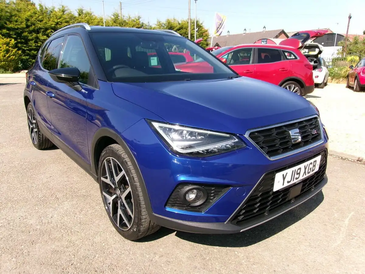 2019-seat-arona-15-tsi-evo-fr-sport-ss-big-0