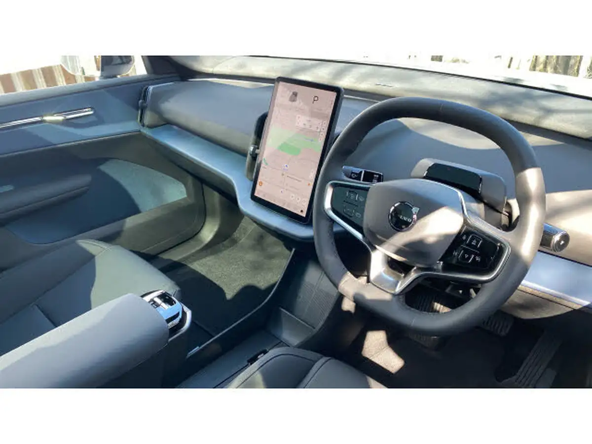 2025-volvo-ex30-e-twin-ultra-big-4