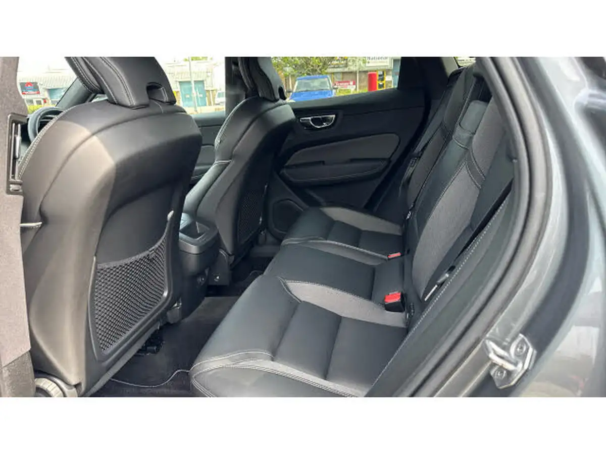 2021-volvo-xc60-20td-b4-r-design-big-9