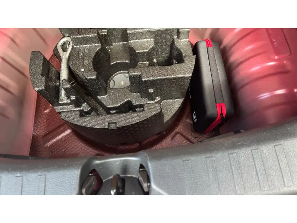 2017-nissan-micra-09-ig-t-n-connecta-big-32
