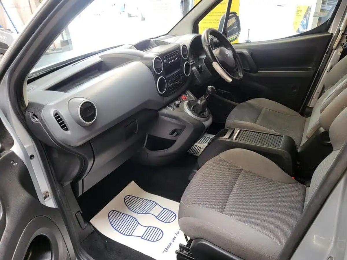 2012-peugeot-partner-16td-s-l1-92-850-panel-van-big-18