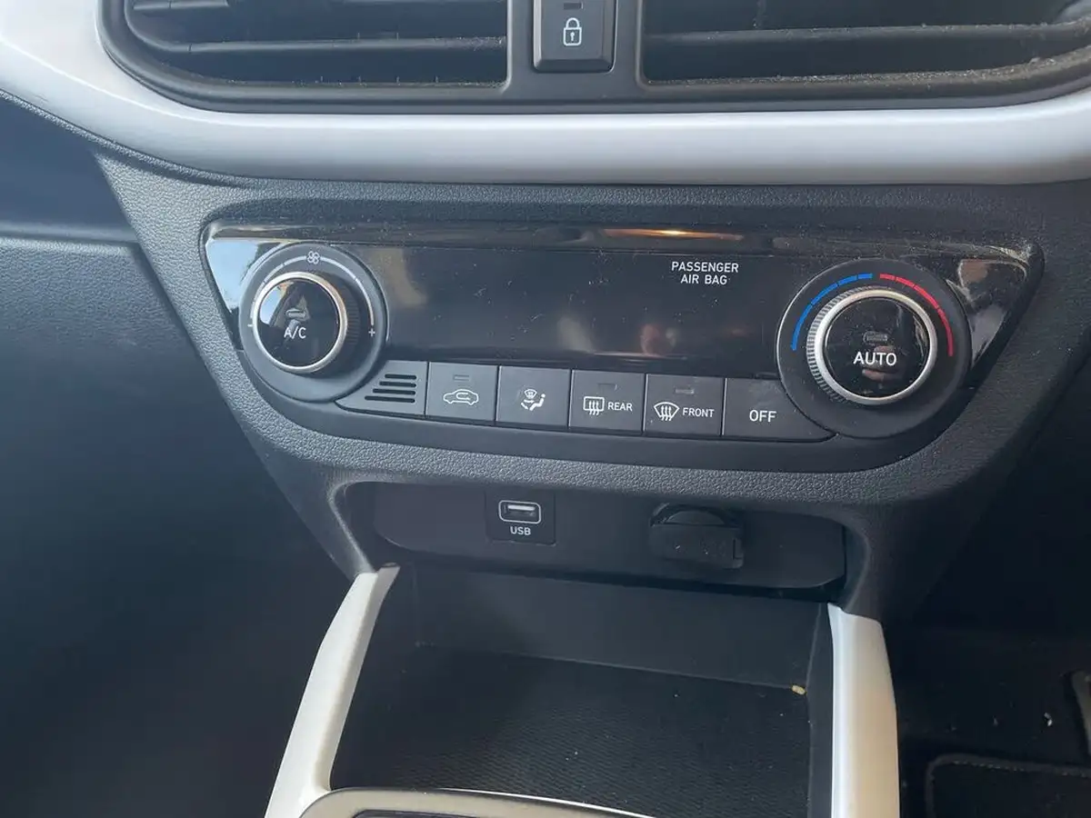 2022-hyundai-i10-10-premium-auto-big-17