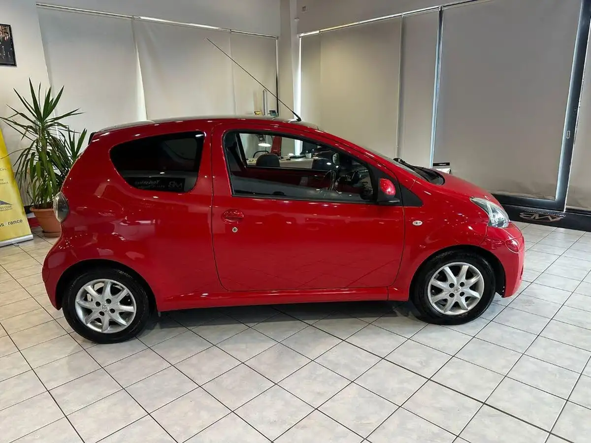 2013-toyota-aygo-10-mode-ac-3d-big-6