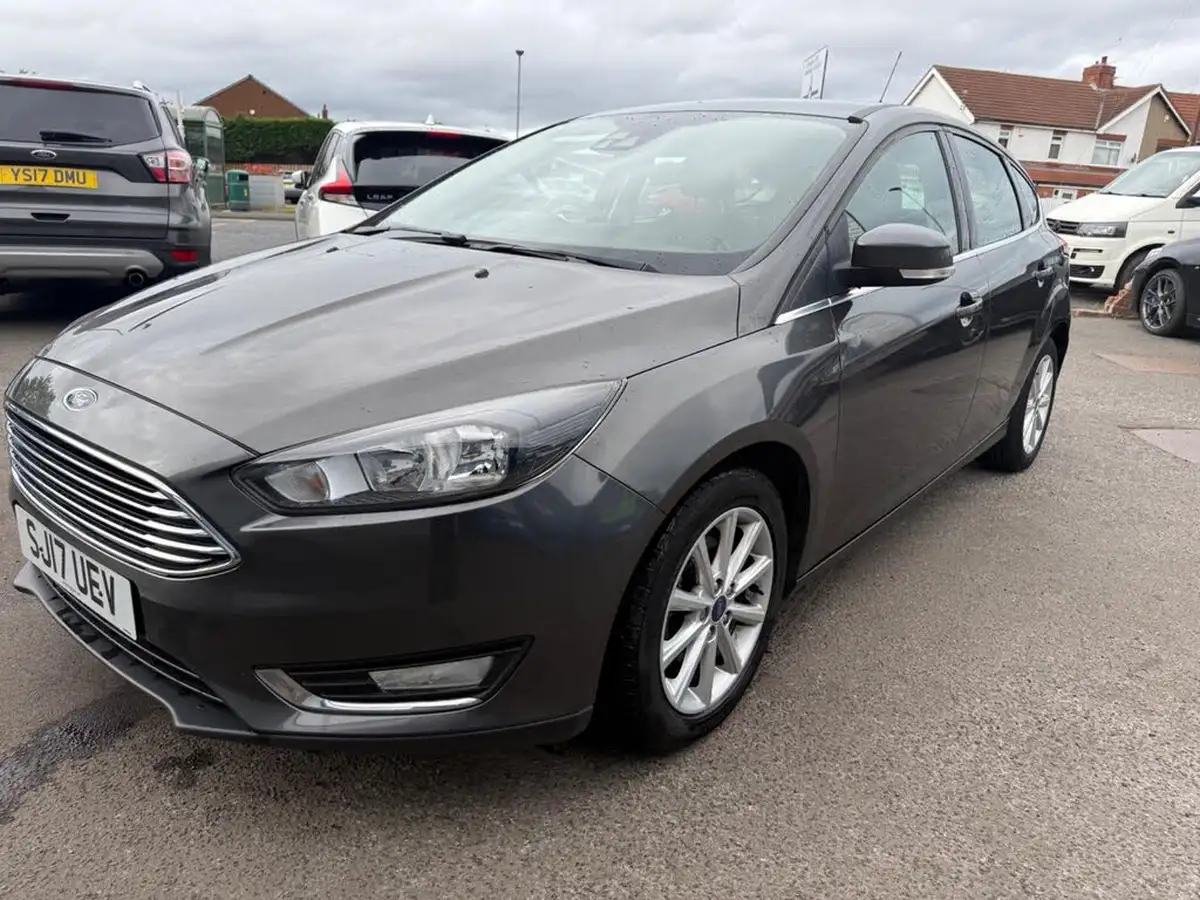 2017-ford-focus-10t-titanium-100ps-hatchback-big-3