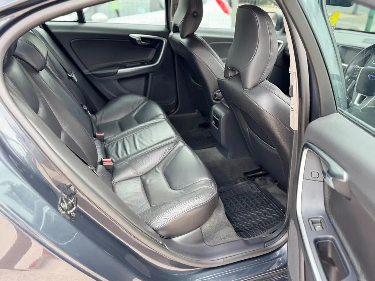 2010-volvo-s60-20td-d3-se-161bhp-1984cc-big-4