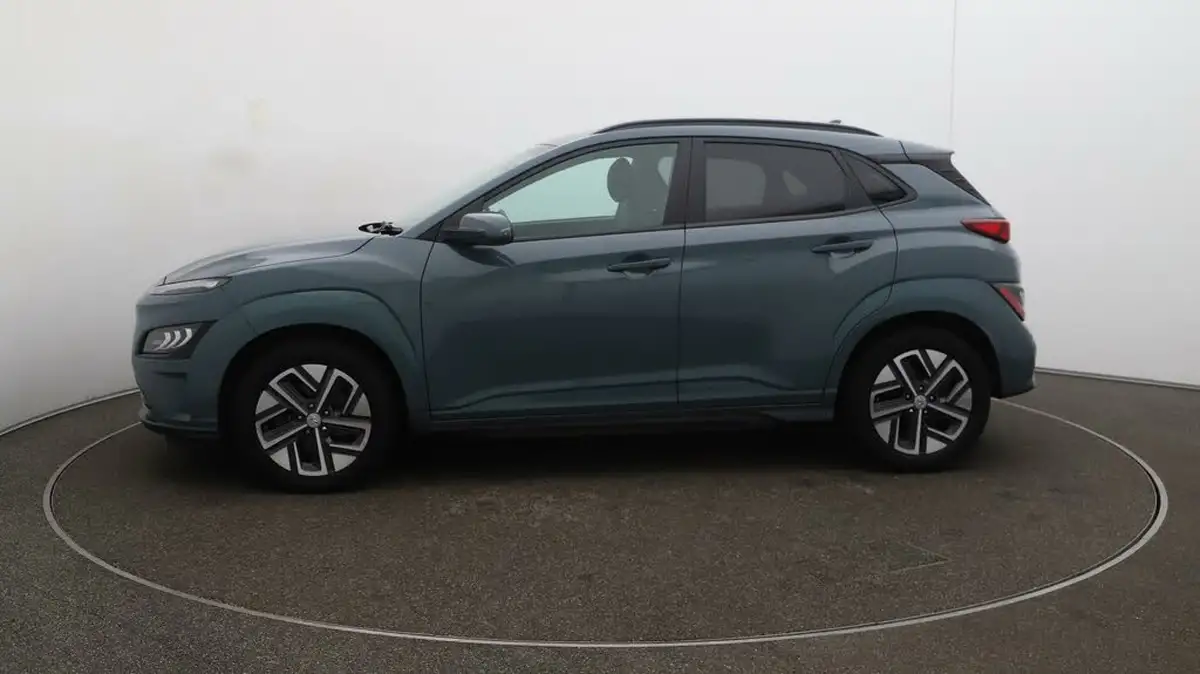 2022-hyundai-kona-e-premium-204ps-64kwh-7kw-obc-big-4