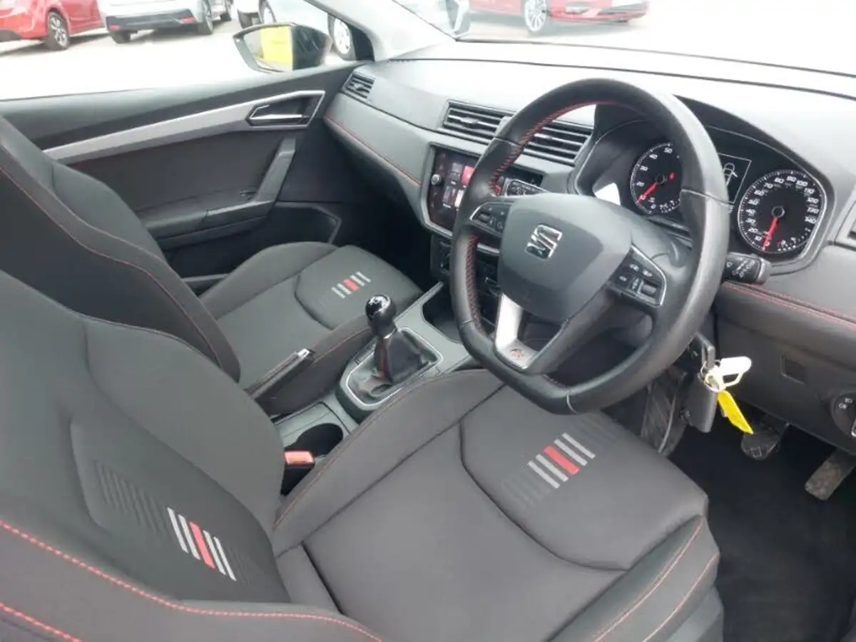 2019-seat-ibiza-10-mpi-fr-big-17