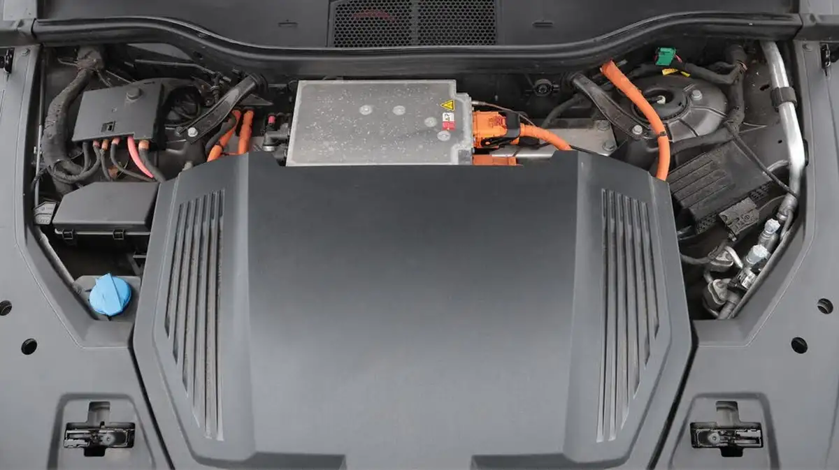 2020-audi-e-tron-50e-technik-big-19