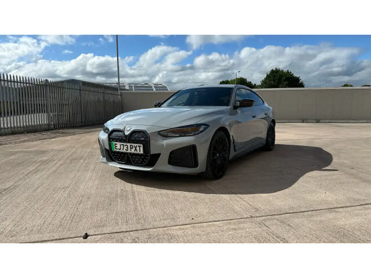 2023-bmw-i4-e-m50-big-23