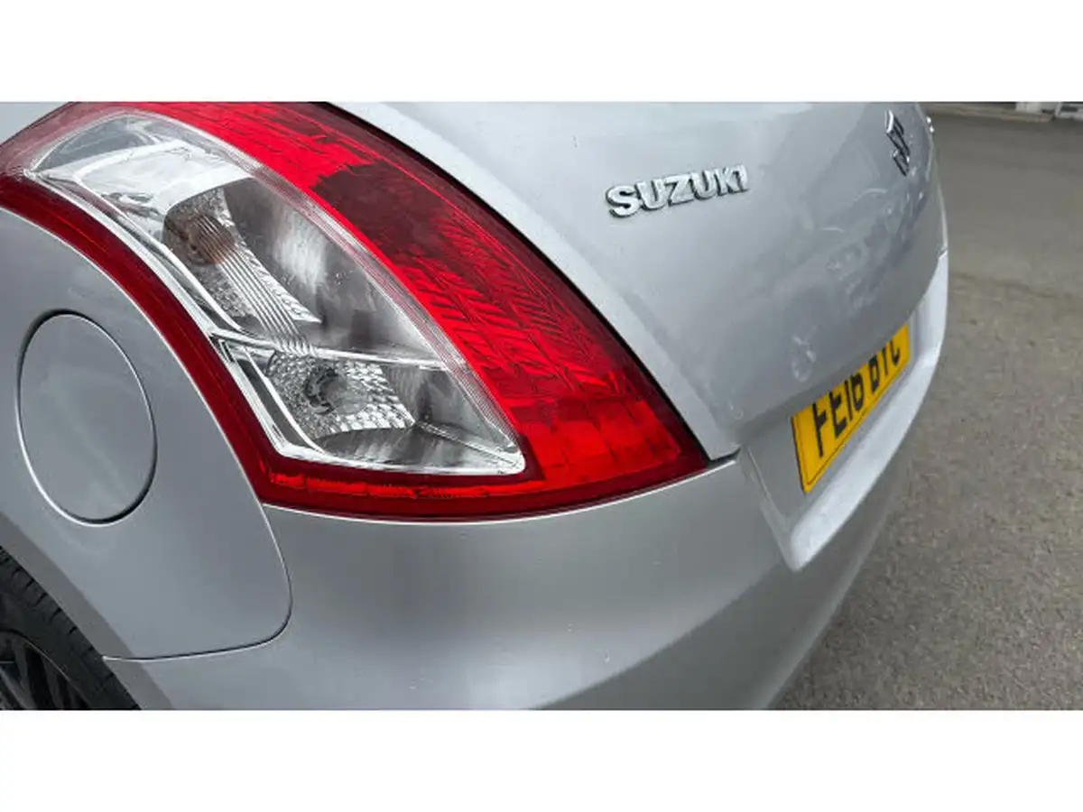 2016-suzuki-swift-12-sz-l-5d-big-30