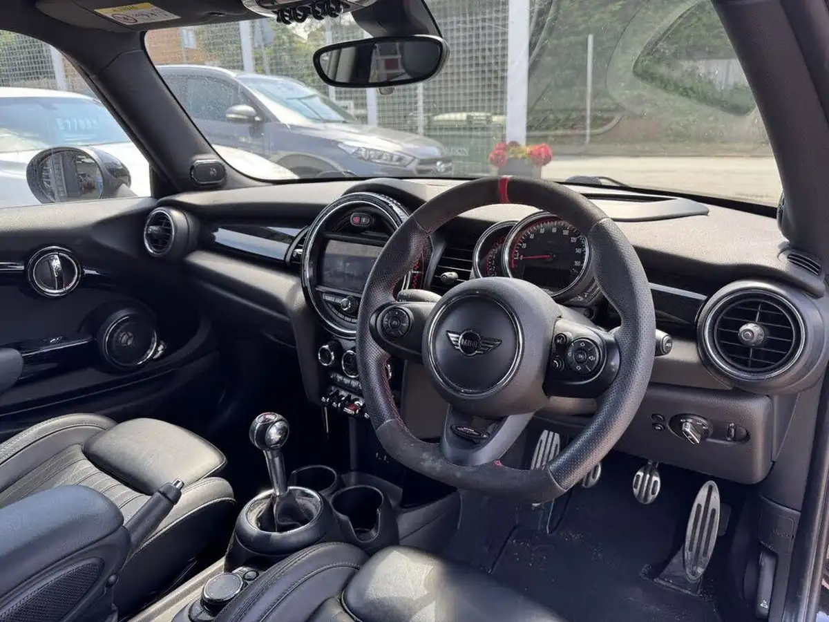 2018-mini-cooper-20-john-cooper-works-ss-hatchback-3d-big-5