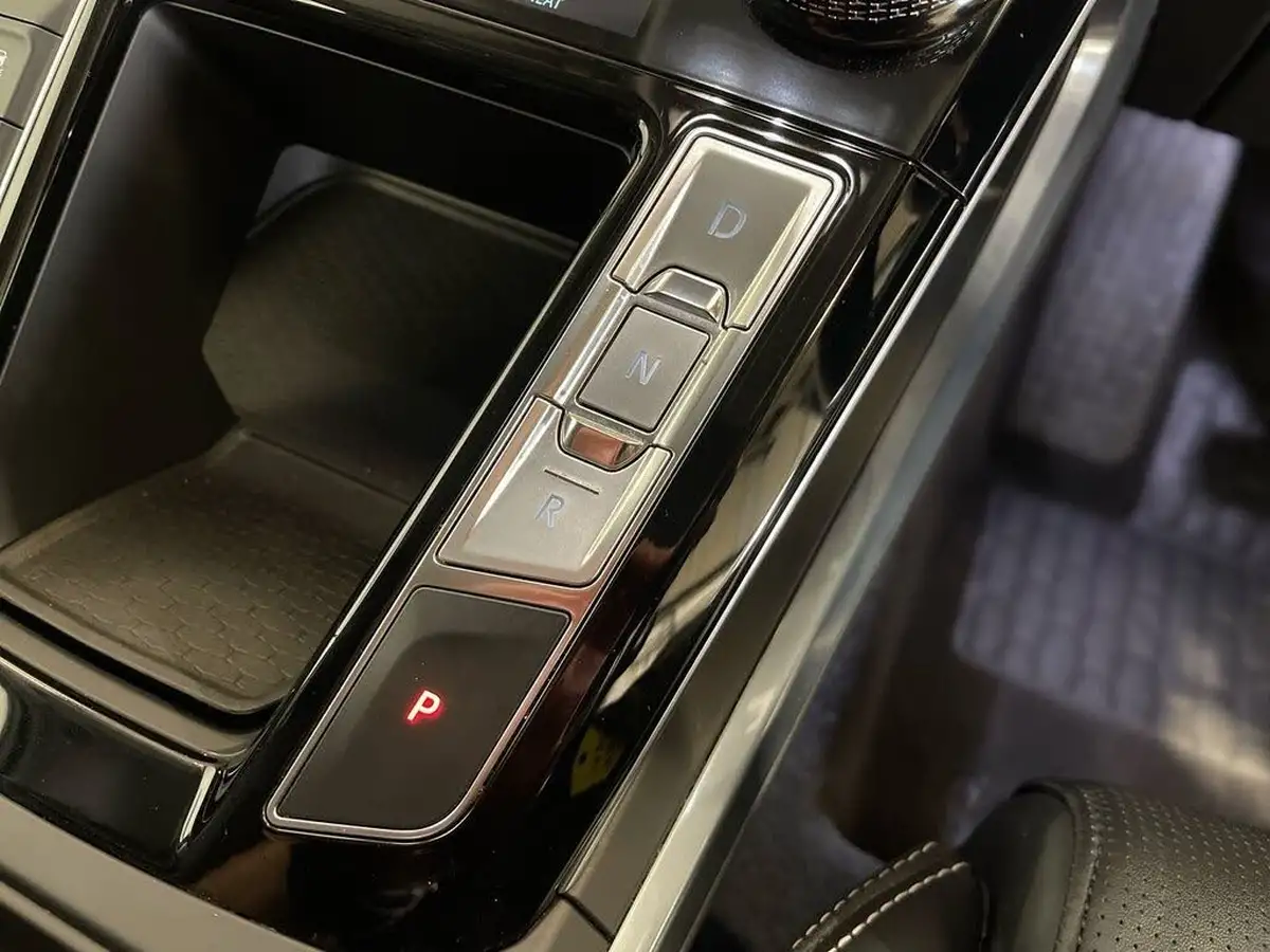 2021-jaguar-i-pace-ev400-hse-big-19