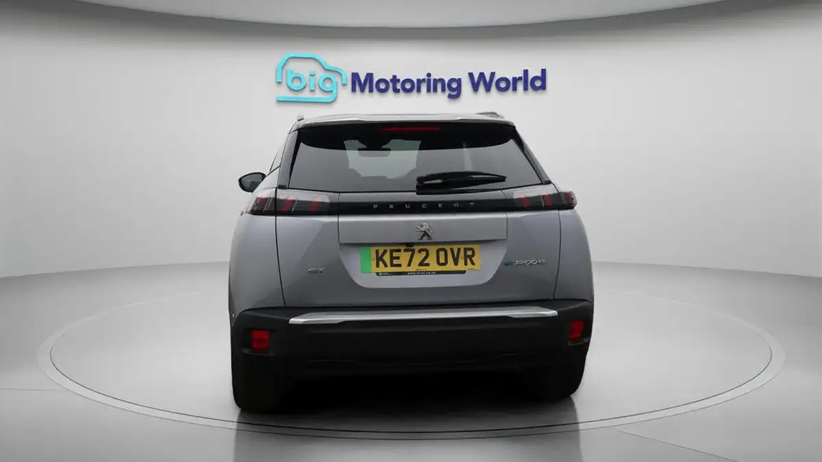 2023-peugeot-2008-suv-e-gt-136bhp-50kwh-station-wagon-big-6