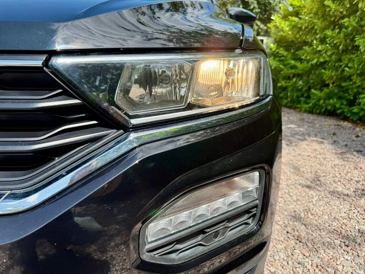 2020-volkswagen-t-roc-15-tsi-se-big-15