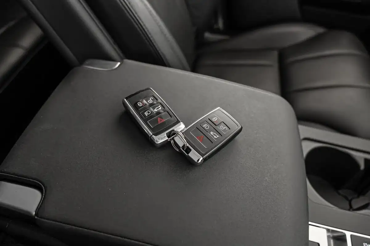 2020-land-rover-discovery-30-sd6-se-big-19
