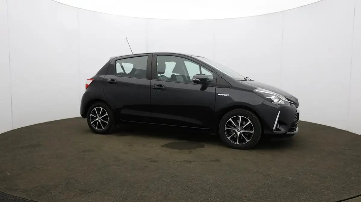 2020-toyota-yaris-15-vvt-i-icon-tech-98bhp-hybrid-1497cc-e-cvt-big-50