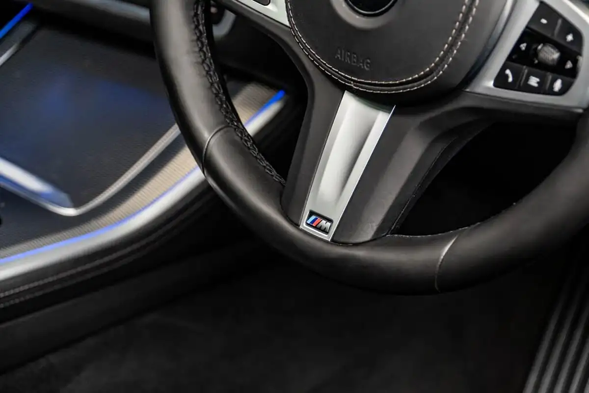 2020-bmw-x5-30td-m50d-big-35