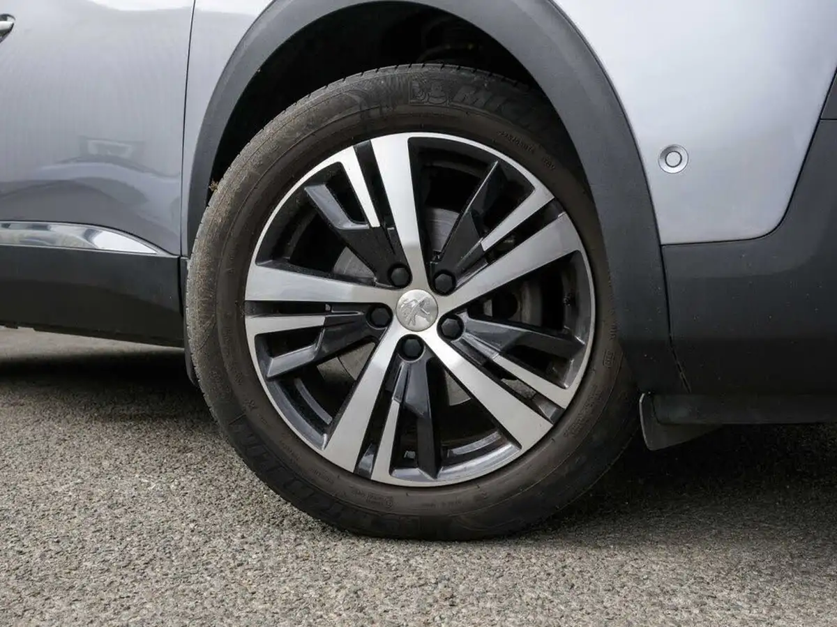2018-peugeot-3008-suv-12-puretech-allure-eat6-big-8