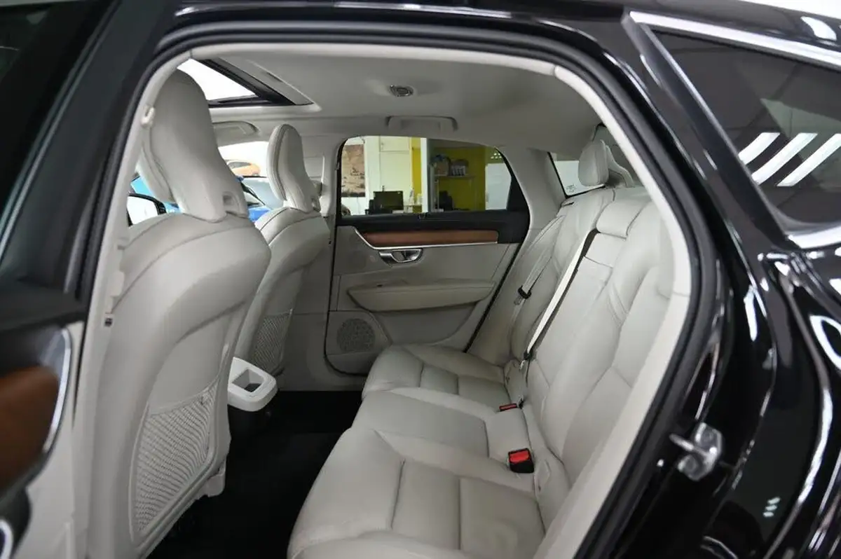 2018-volvo-s90-20td-d5-inscription-4x4-big-15