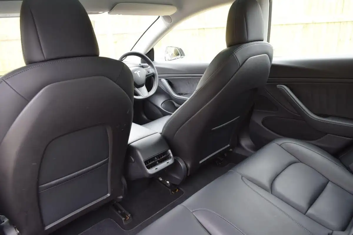 2020-tesla-model-3-e-performance-big-21