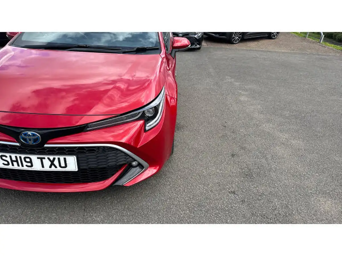 2019-toyota-corolla-18-vvt-i-excel-trk-touring-sports-big-38