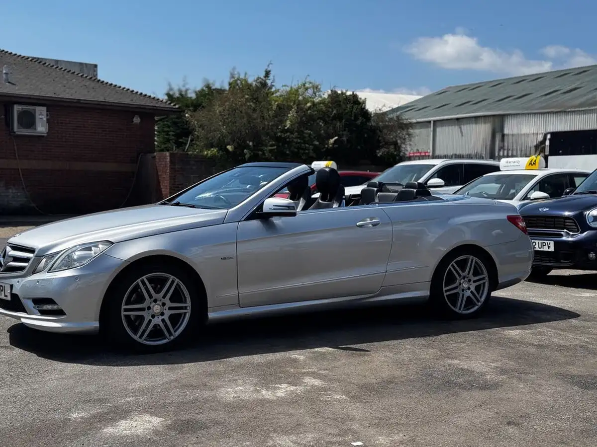 2012-mercedes-benz-e-class-21td-e220-cdi-sport-21cdi-170bhp-blue-f-cabriolet-2d-7g-tronic-big-4