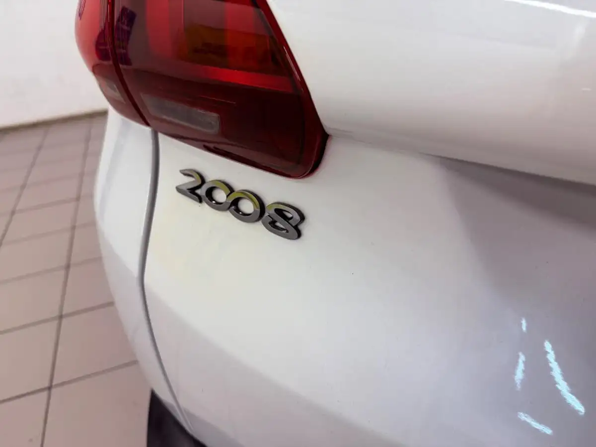 2017-peugeot-2008-suv-12-puretech-gt-line-110bhp-big-38