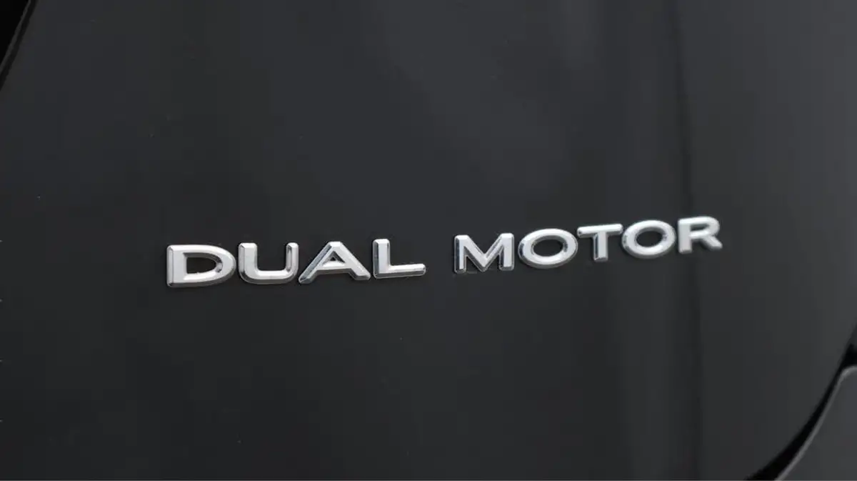 2020-tesla-model-s-e-long-range-big-23