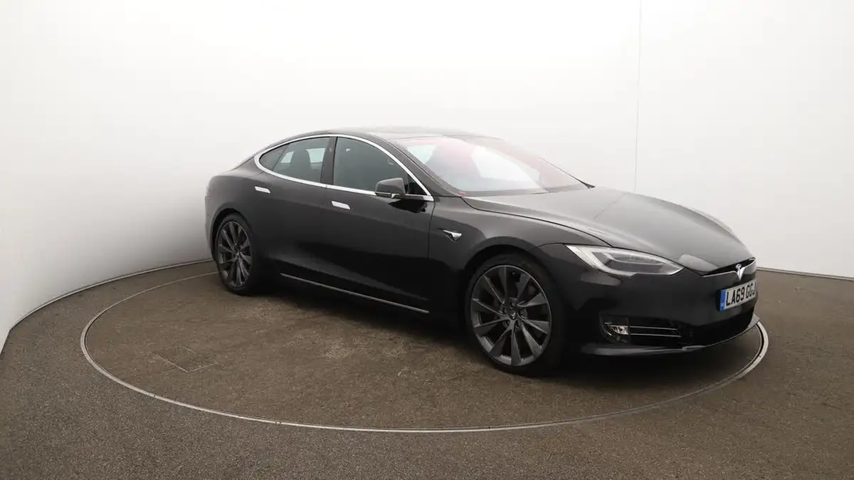 2020-tesla-model-s-e-long-range-big-47