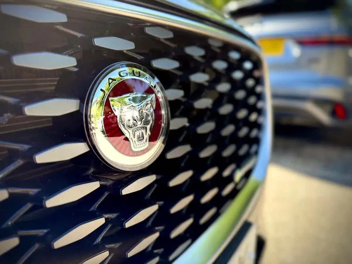2022-jaguar-f-pace-20-p250-r-dynamic-se-big-7