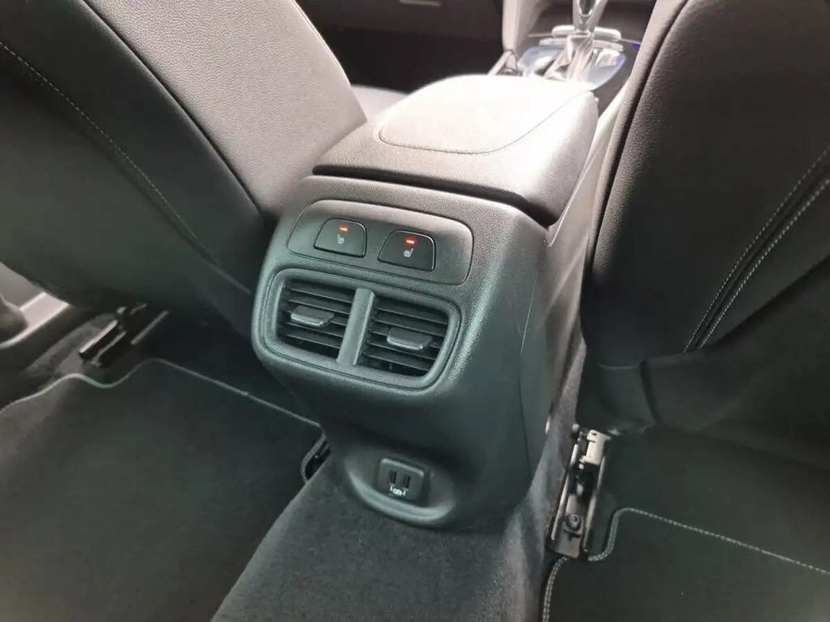 2018-vauxhall-insignia-grand-sport-20-biturbo-gsi-nav-big-29