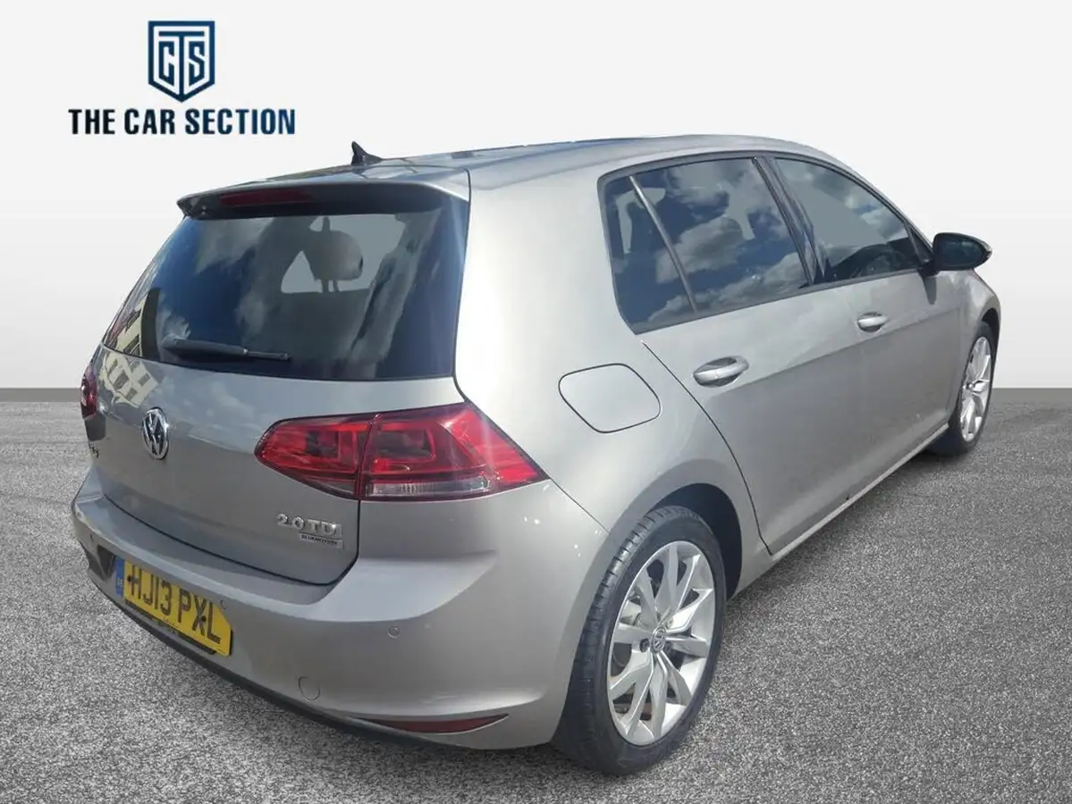 2013-volkswagen-golf-20tdi-gt-ss-hatchback-5d-big-8