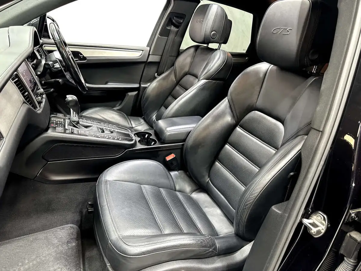 2016-porsche-macan-30-gts-big-39