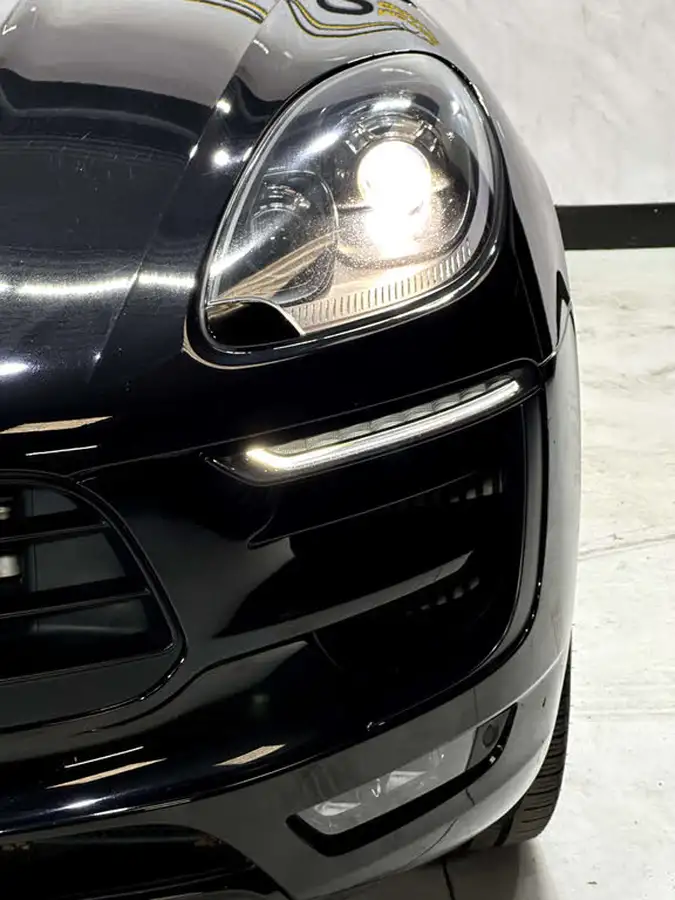 2016-porsche-macan-30-gts-big-15