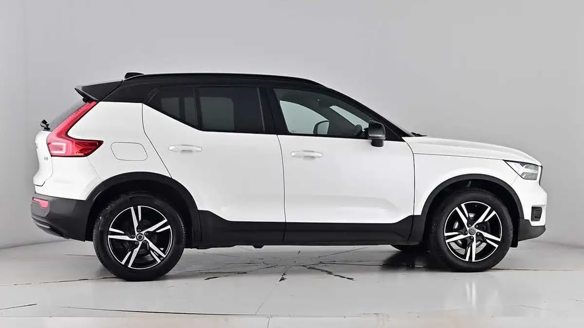 2021-volvo-xc40-15-t3-r-design-161bhp-big-77