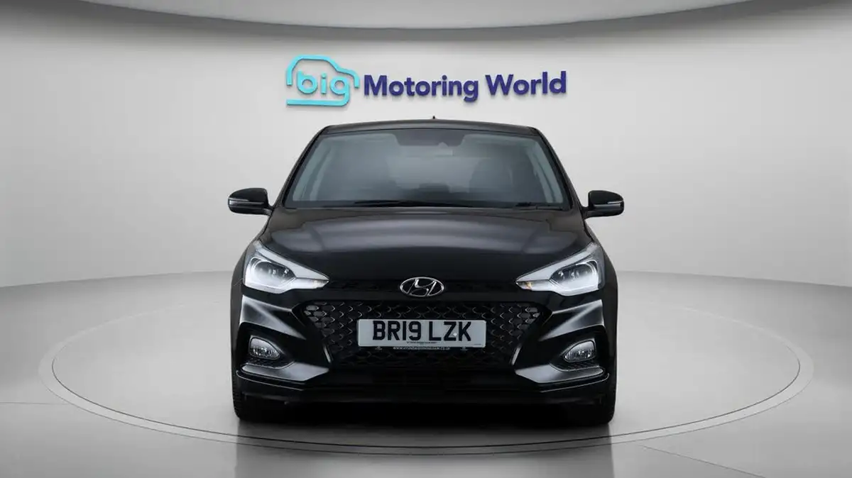2019-hyundai-i20-12-premium-nav-mpi-hatchback-5d-big-2