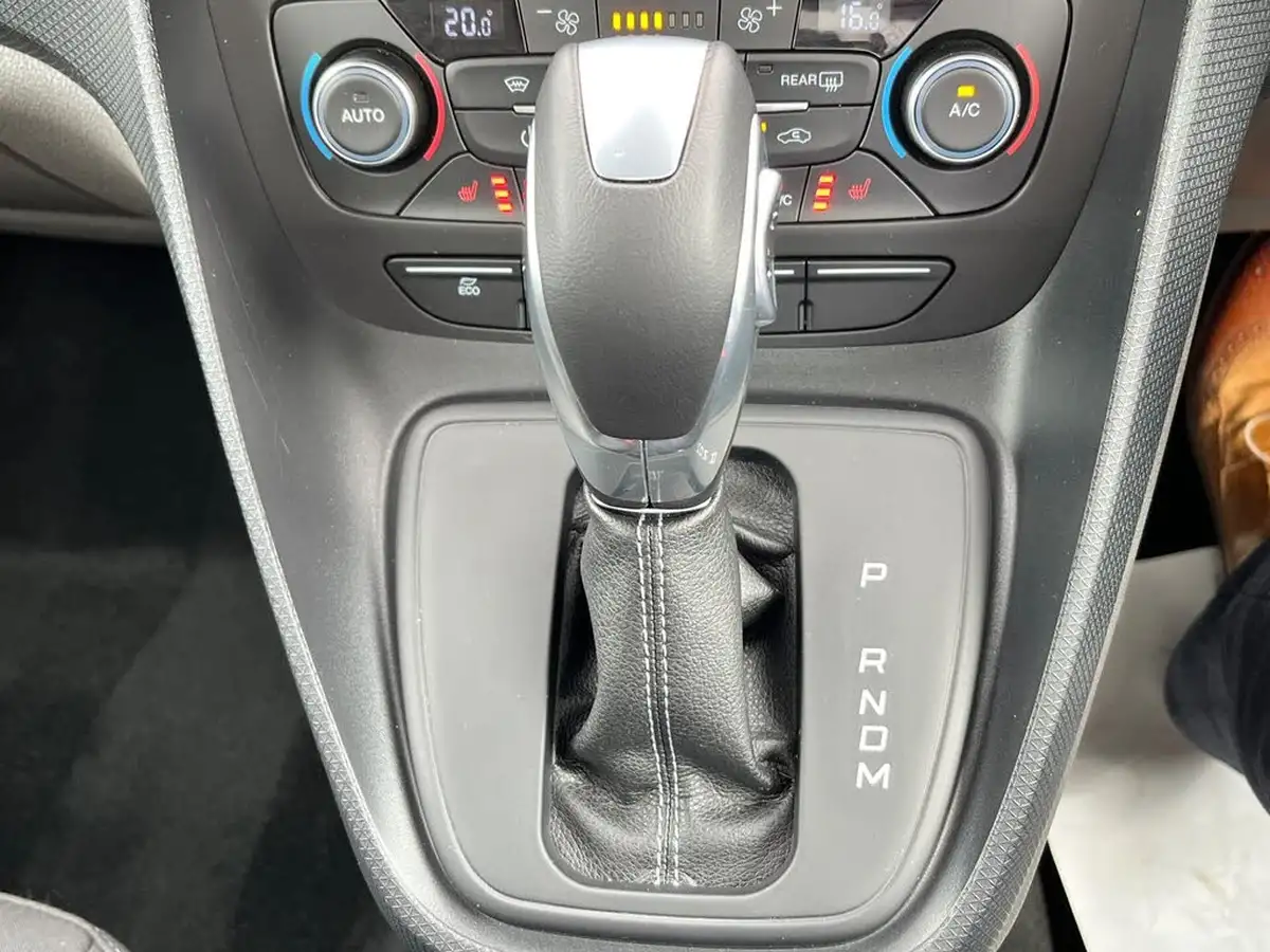 2022-ford-grand-tourneo-connect-15-active-120ps-ecoblue-1499cc-powershift-big-48