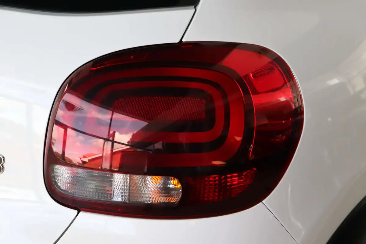 2018-citroen-c3-12-puretech-feel-82ps-big-76