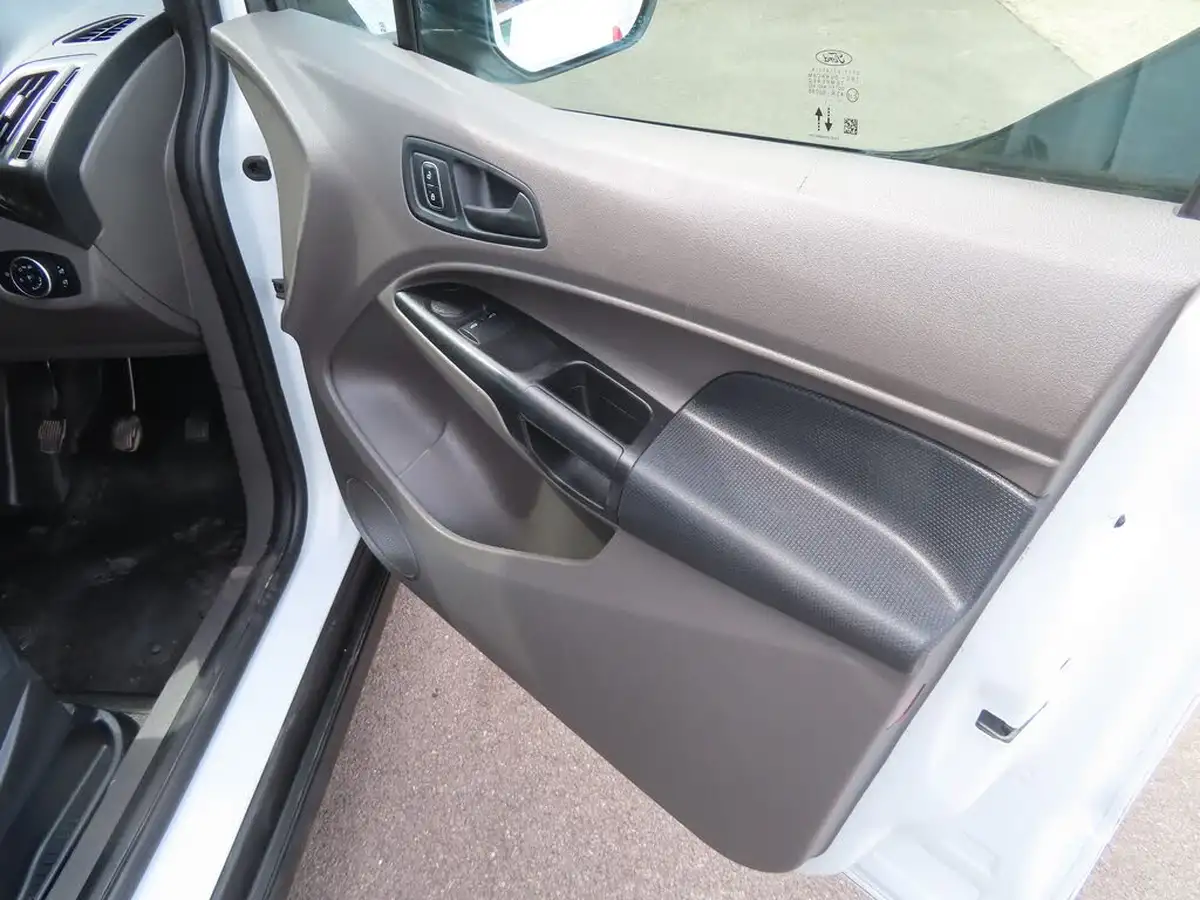 2021-ford-transit-connect-big-30